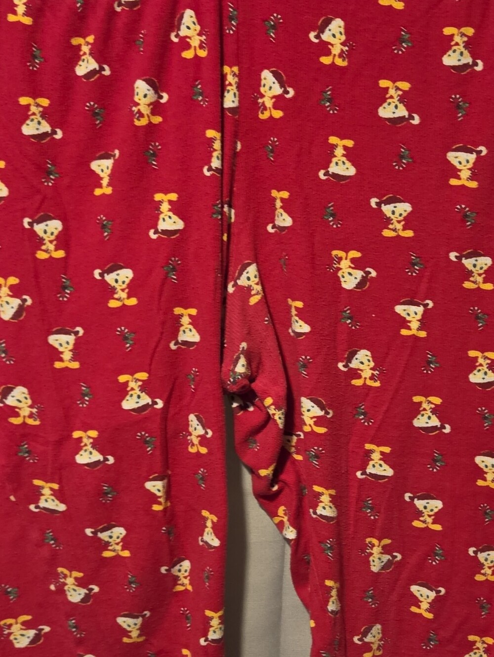 These Warner Bros. Tweety Bird cotton pajama pants in XL size feature an elastic